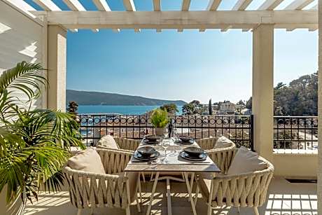 1 BEDROOM APARTMENT SEA VIEW RESIDENTIAL BUILDING