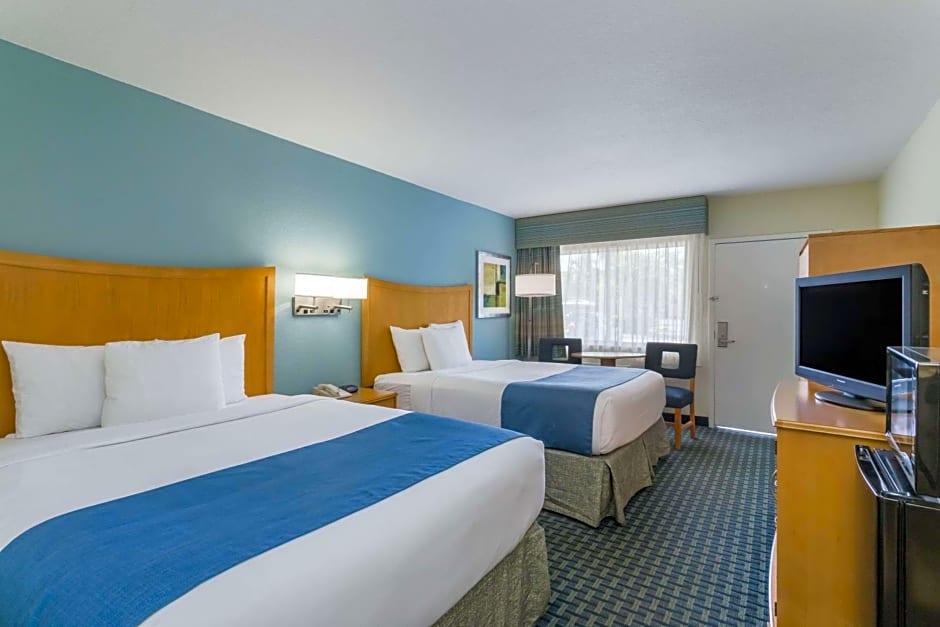 Days Inn by Wyndham Cocoa Beach Port Canaveral