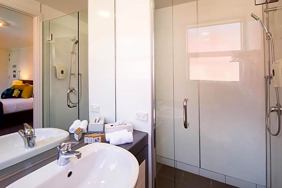 Marina Apartments - Element Escapes