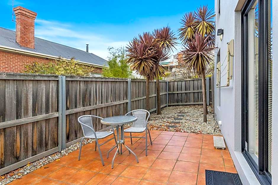 Four on Flinders - one bedroom apartment