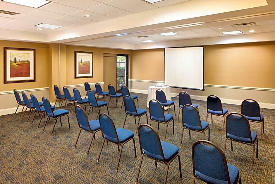 Holiday Inn Express & Suites Alpharetta By IHG