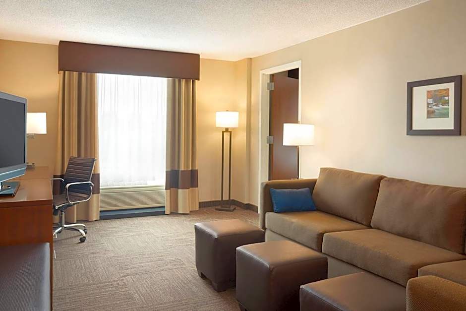 Comfort Inn & Suites Presidential