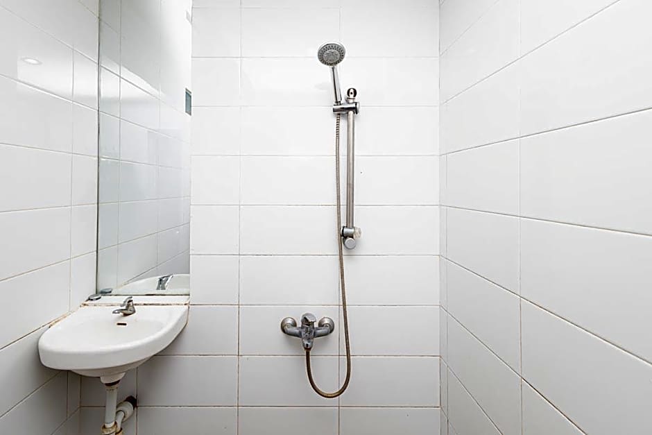 RedDoorz Syariah near Transmart MX Malang