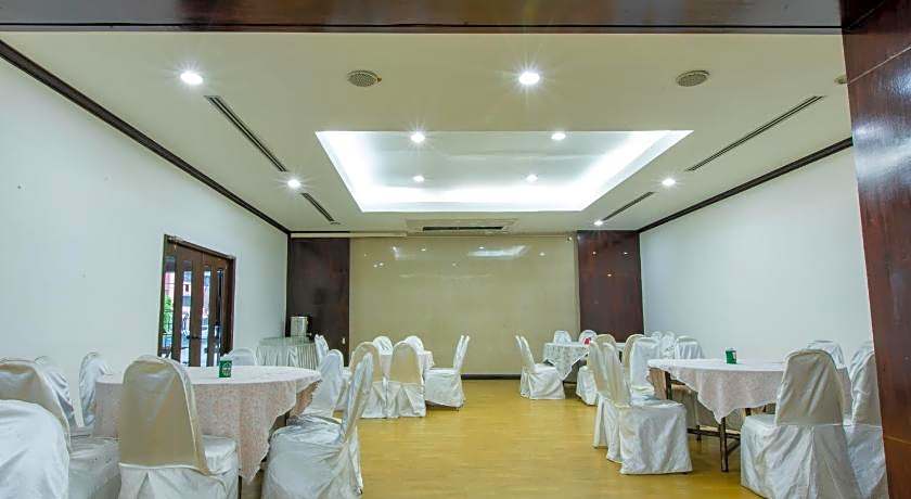 Royal Diamond Hotel