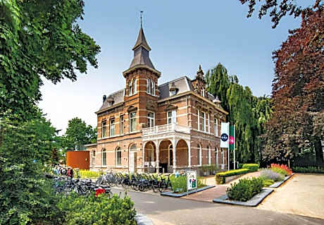 Hotel De Villa