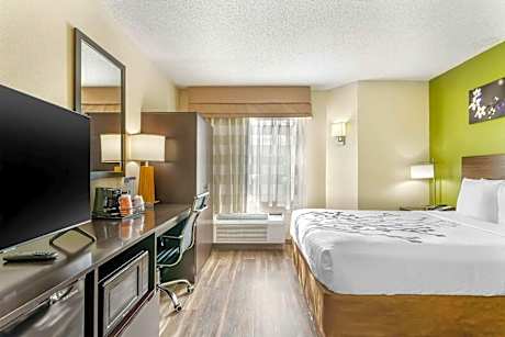 Queen Room - Accessible/Nonsmoking