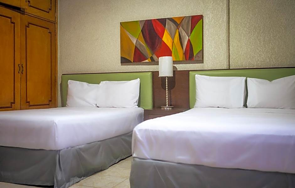 Suites del Sol Hotel & Apartments
