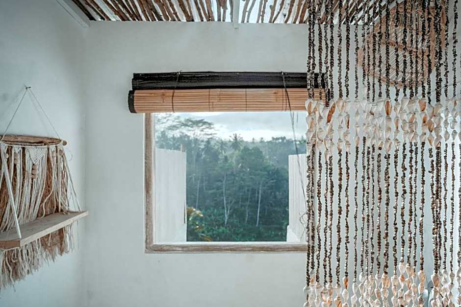 Woywoy Escape Bresela Adults Only