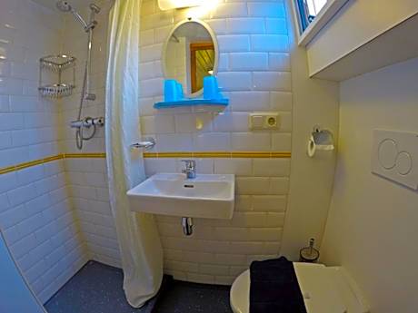 Twin Room with Bathroom