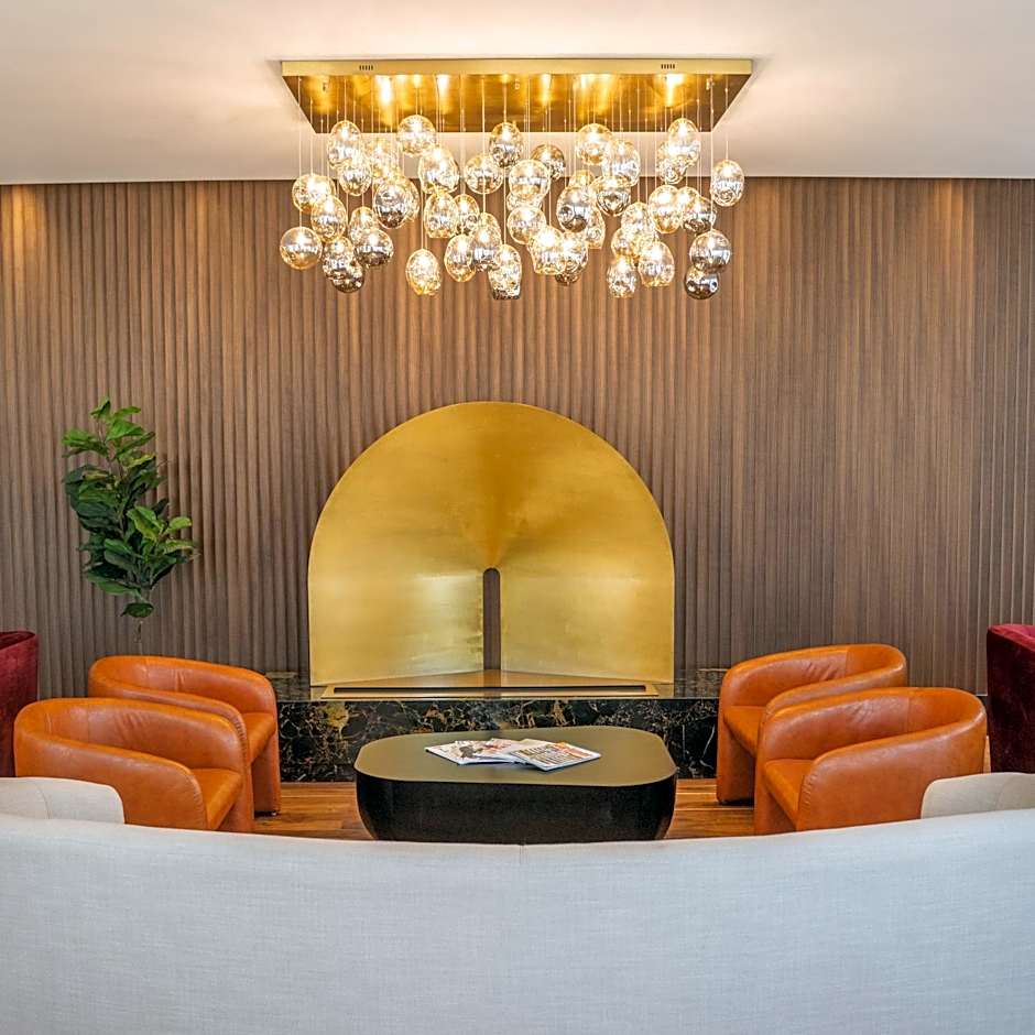 The House Hotel Al Khiran