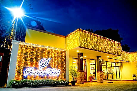 Seasons Hotel and Convention Center