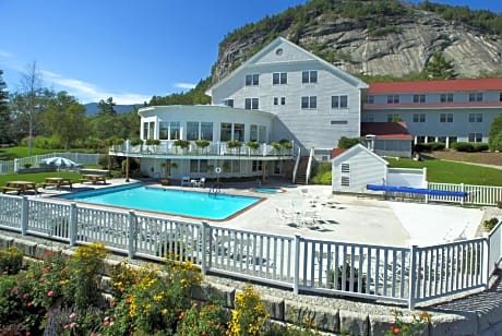White Mountain Hotel and Resort