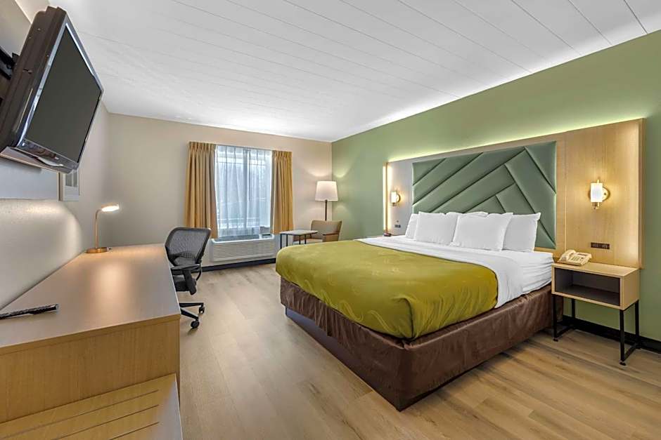 Quality Inn & Suites Monterey I-40