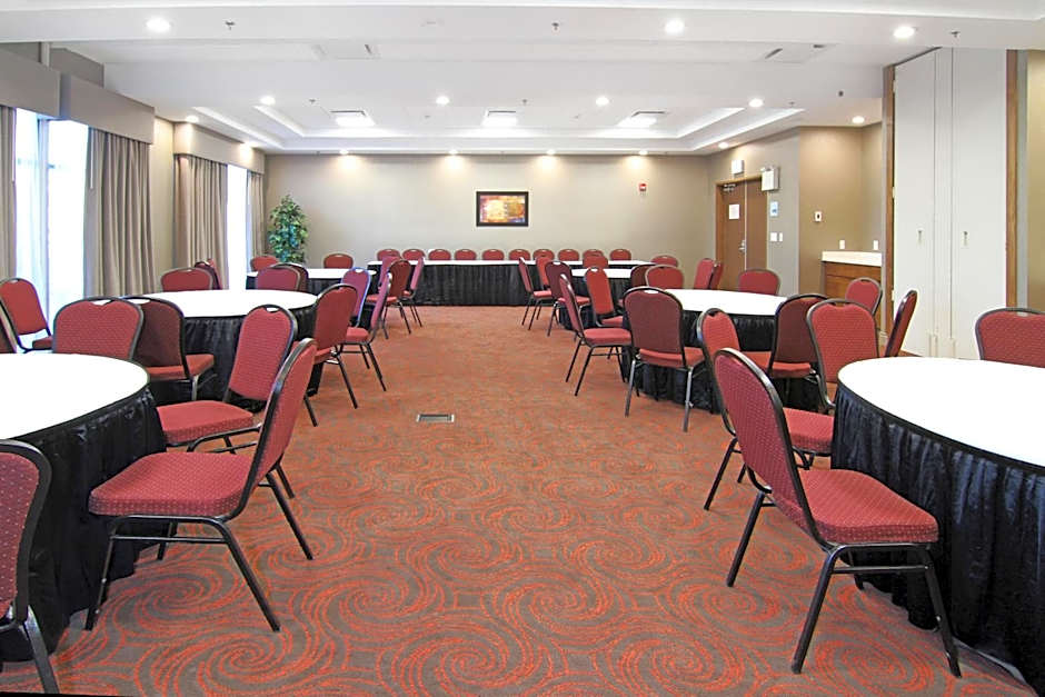 Holiday Inn Express and Suites Calgary University By IHG
