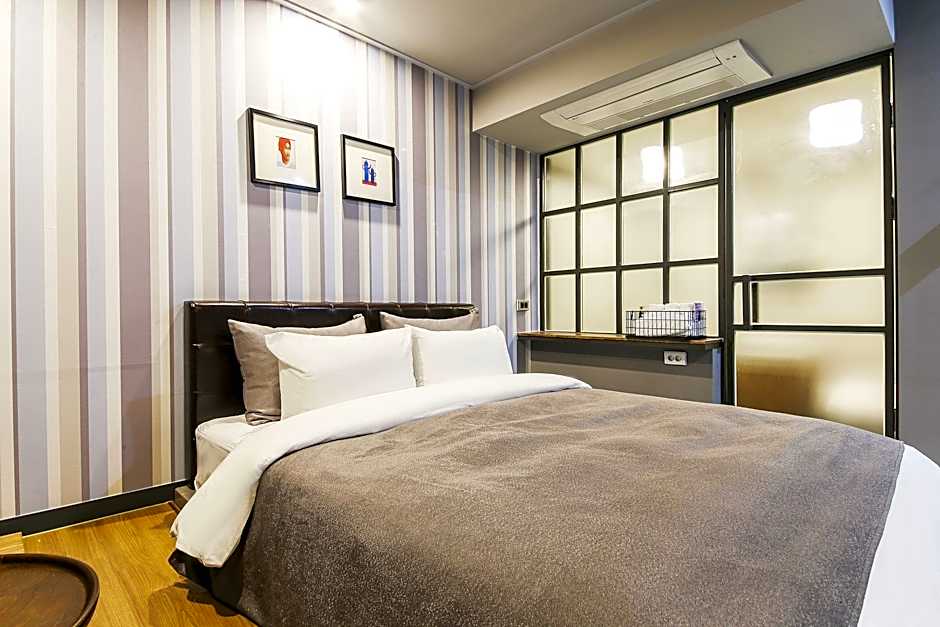 Changwon Brown-dot Hotel Myeongseo