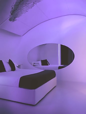 Deluxe Suite with Spa Bath