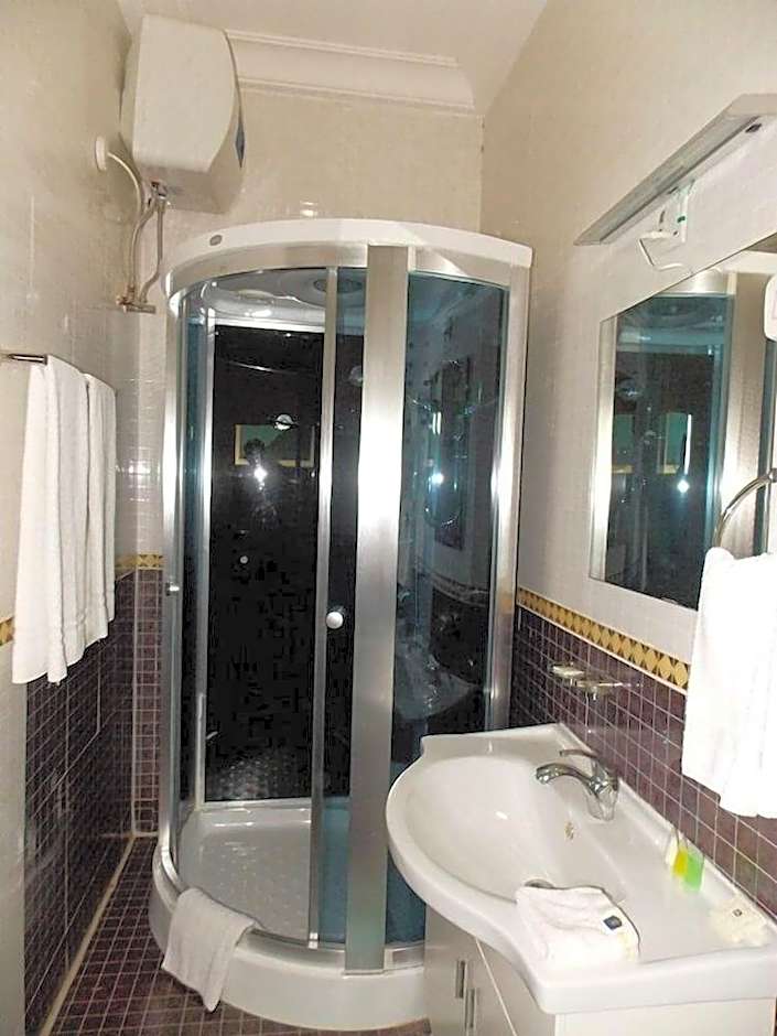 Ajuji Greenwich Hotels