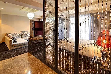 Executive Queen Bed