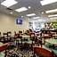 La Quinta Inn & Suites by Wyndham Clearwater Central
