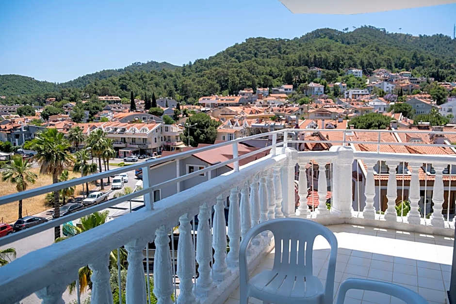 Mustis Royal Plaza Hotel