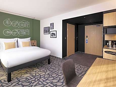 Standard Queen Room
