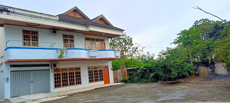 Hotel O Wisma Deli Syariah Near RSUD Nene Mallomo Sidenreng Rappang