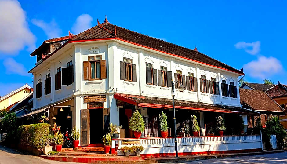 Saynamkhan River View