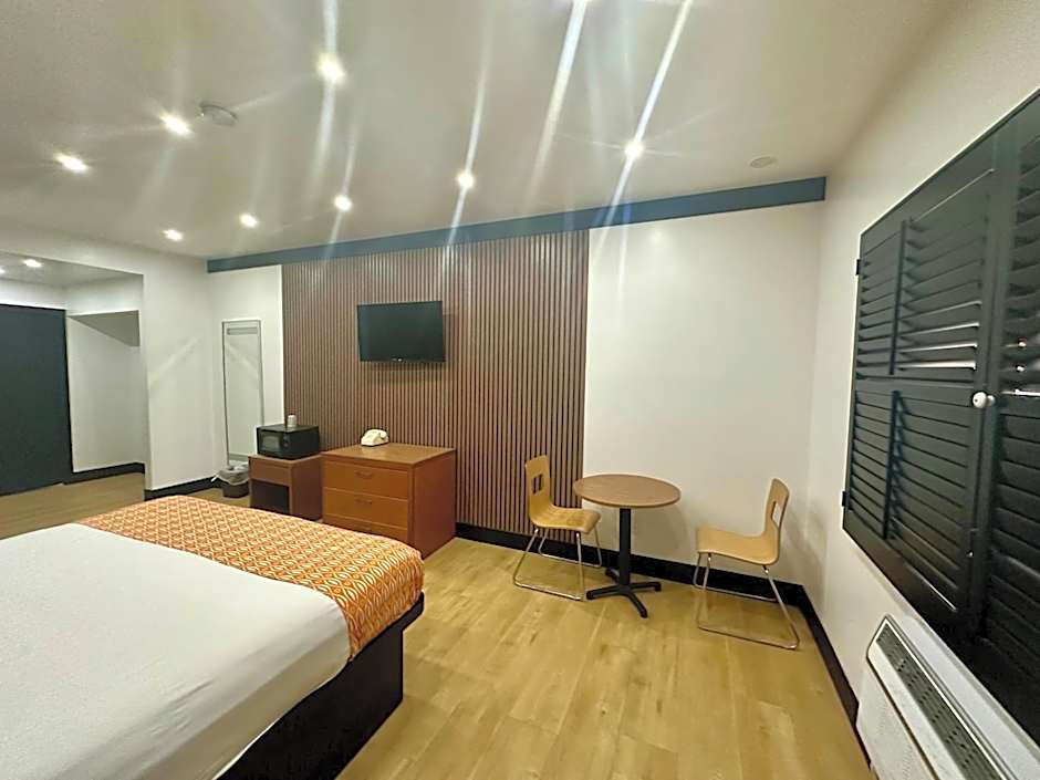 Casa Playa Inn & Suites Stanton Anaheim Area