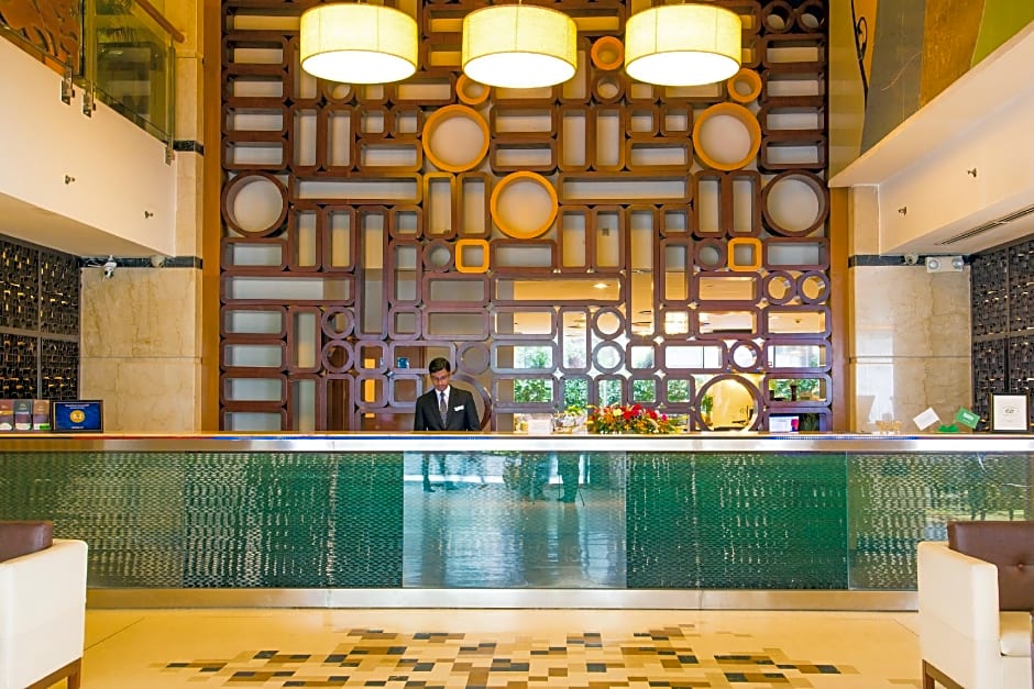 Six Seasons Hotel