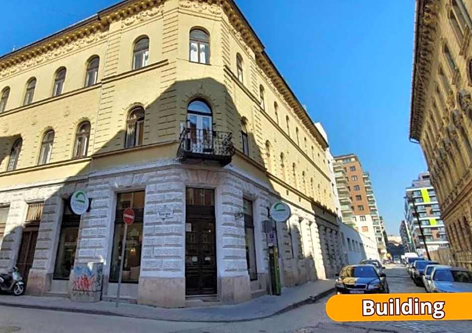 GoodMo Budapest Smart Rooms