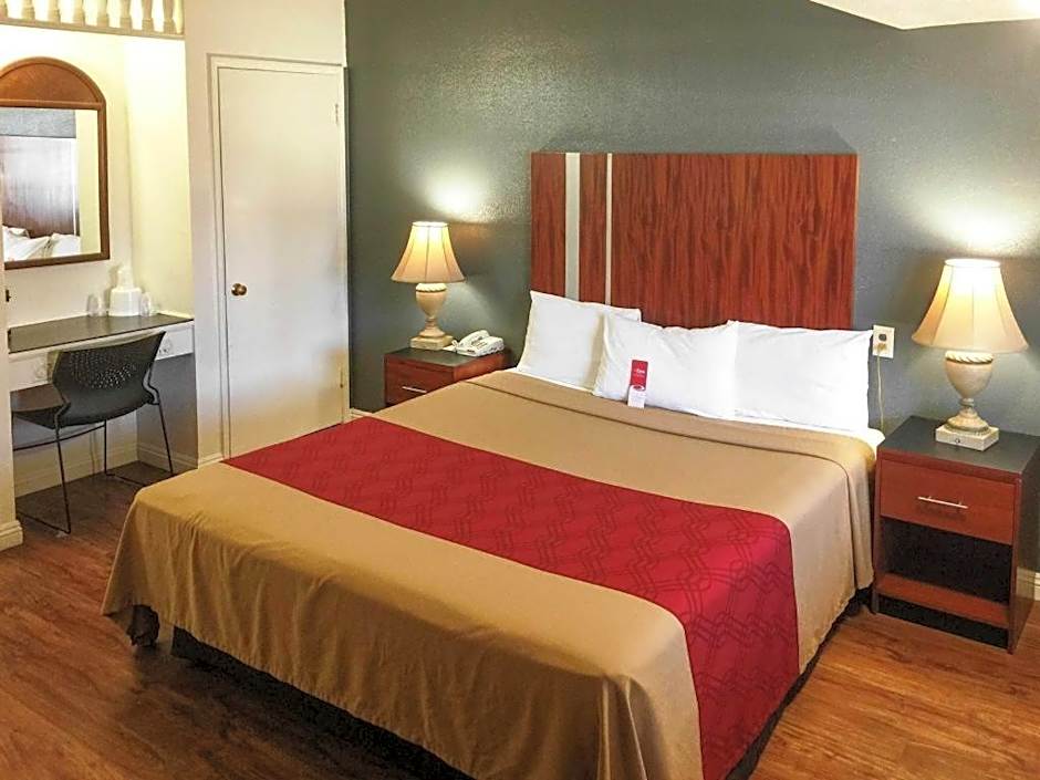 Econo Lodge On Historic Route 66