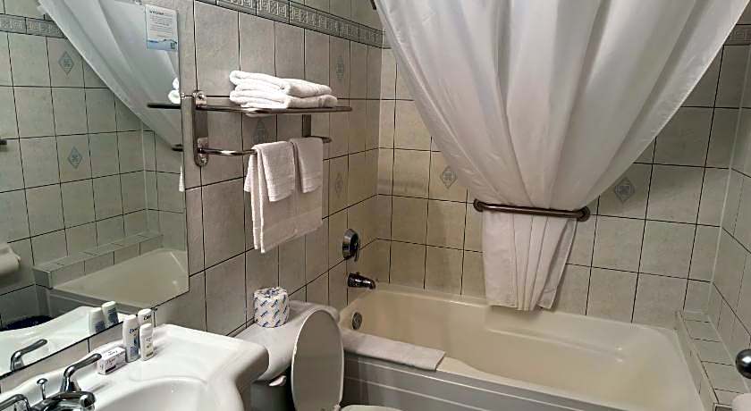 Super 8 by Wyndham Guelph