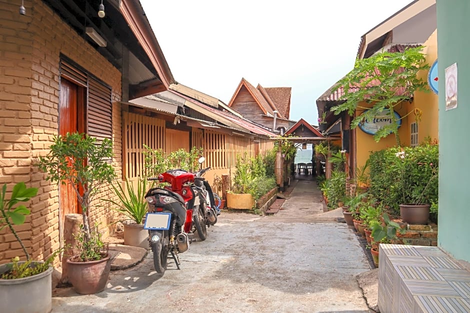 OYO 681 Paradise Hotel
