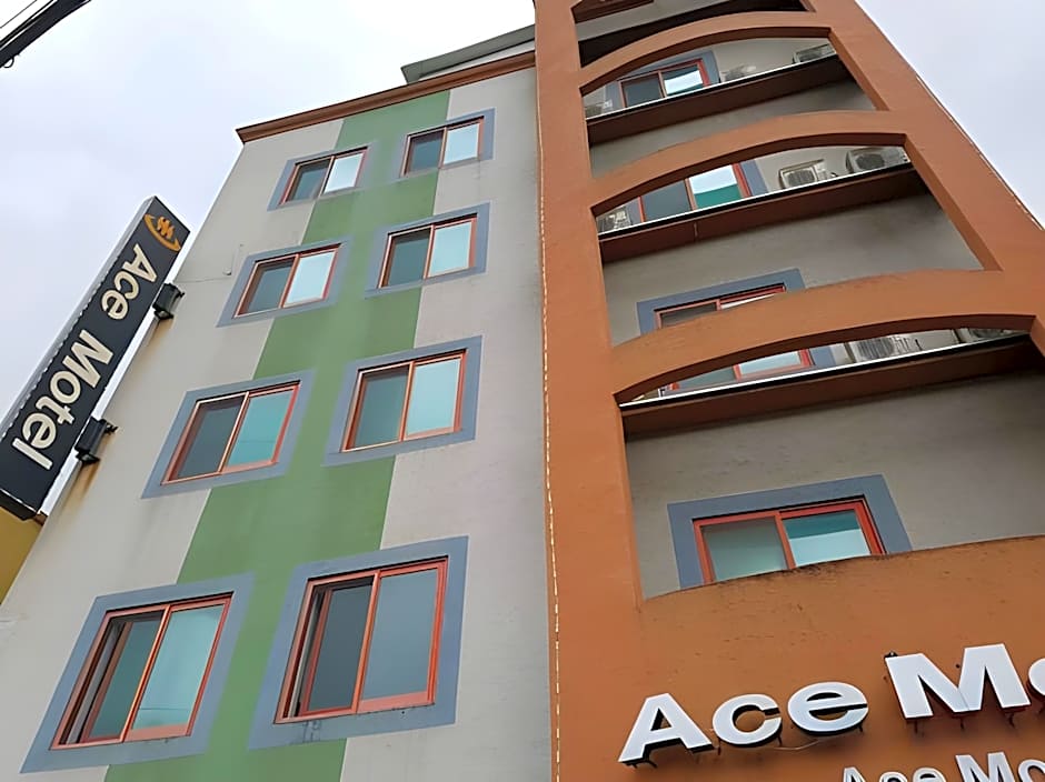 ACE Motel