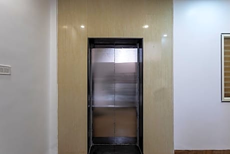 Hotel Ten Eleven Grand