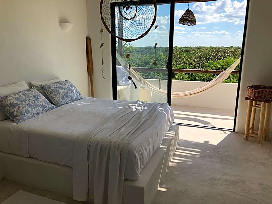 LunArena Barefoot Hotel