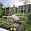 James Clow Bed & Breakfast & Apartments
