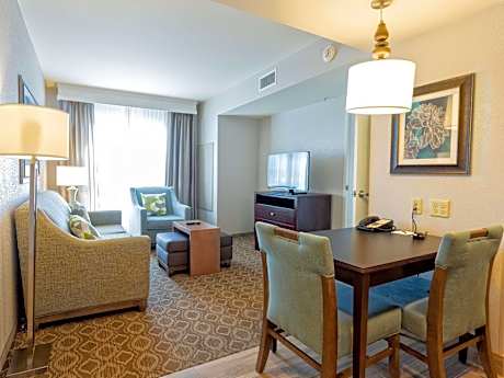 King Suite - Mobility Access/Non-Smoking