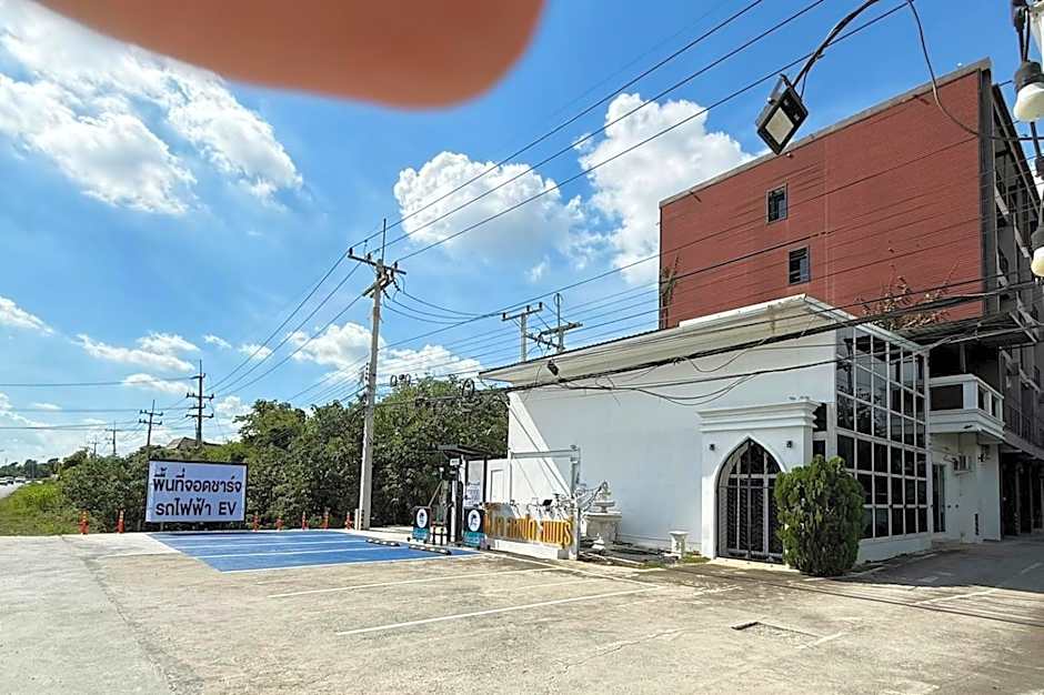 PJ Loft Hotel EV Station Lopburi