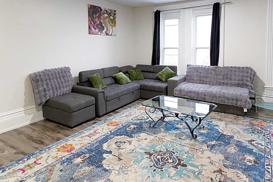 Downtown Apartment 6-7 people