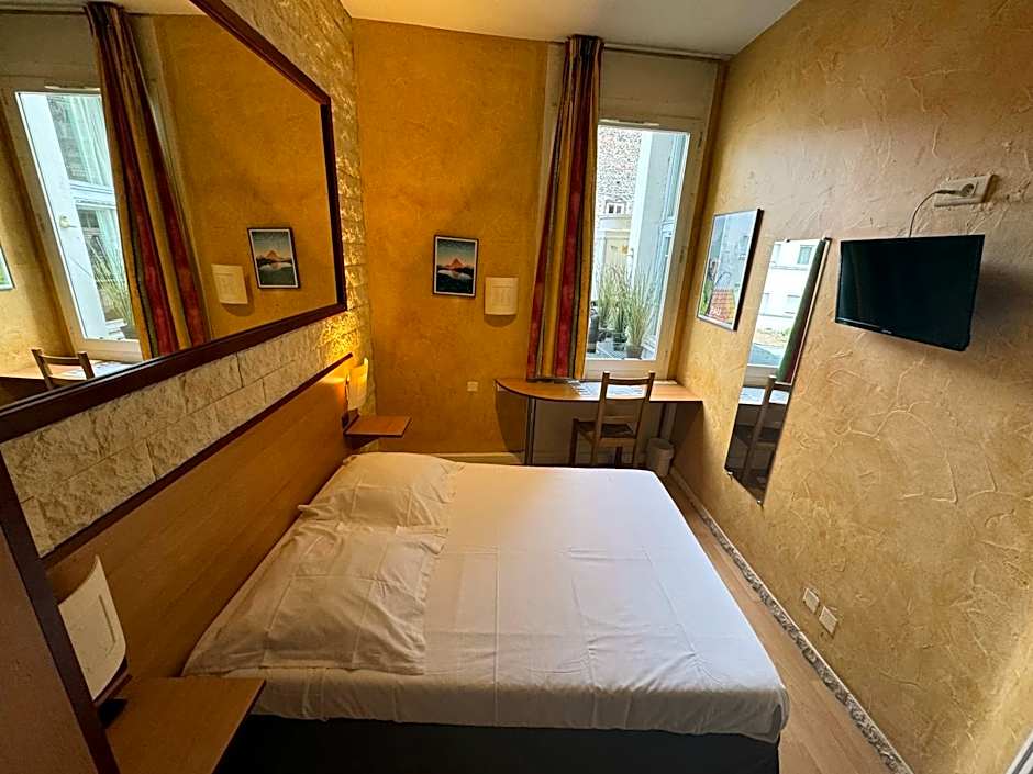 Hôtel Bosquet Pau Centre - Self Check In Budget Hotel