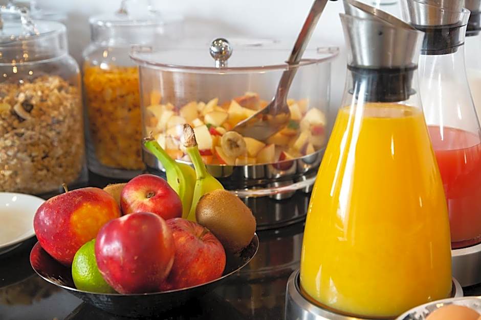 Tour de Nesle La Rochelle Vieux Port 3 etoiles