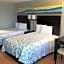 HomeTowne Studios By Red Roof Augusta