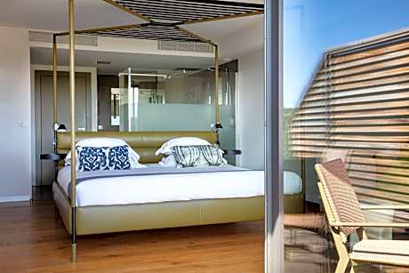 Deluxe Double Room with Garden View