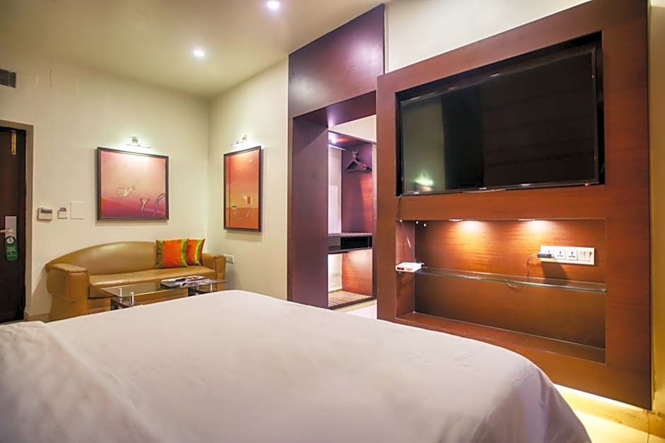 Photo 1 of 28 of Superior 1 Queen Bed