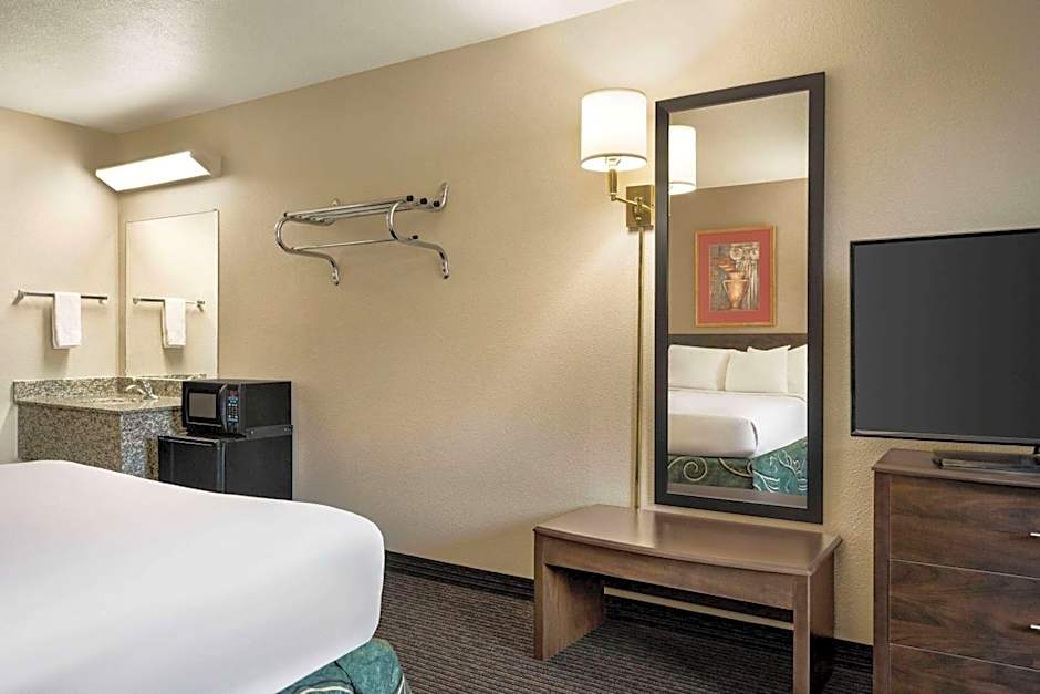 Travelodge by Wyndham Yuma