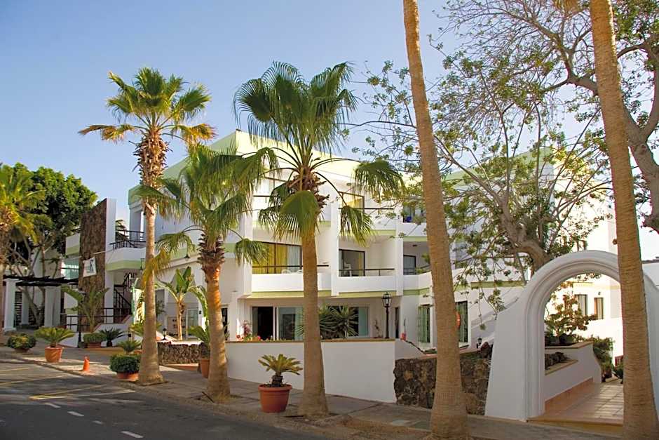 Aparthotel Esquinzo Y Monte Del Mar