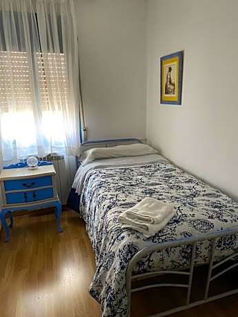 Standard Single Room with Shared Bathroom