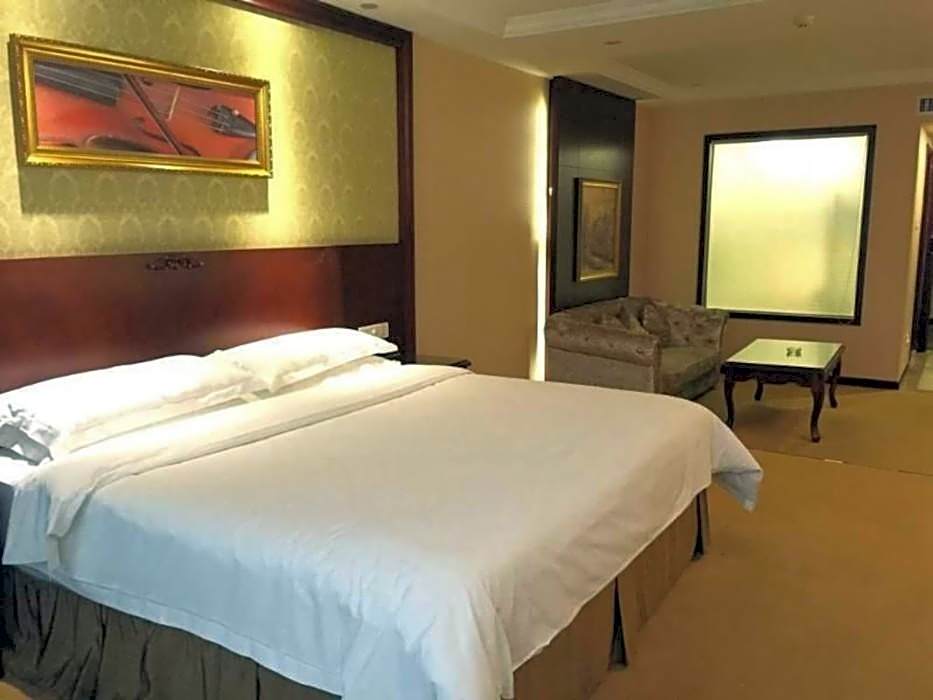 Vienna International Hotel Changsha Yuelushan West Bus Metro Station