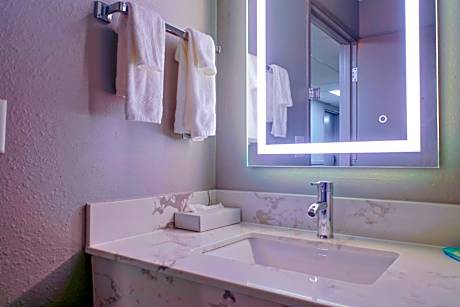 Queen Room with Two Queen Beds - Mobility Access/Non-Smoking